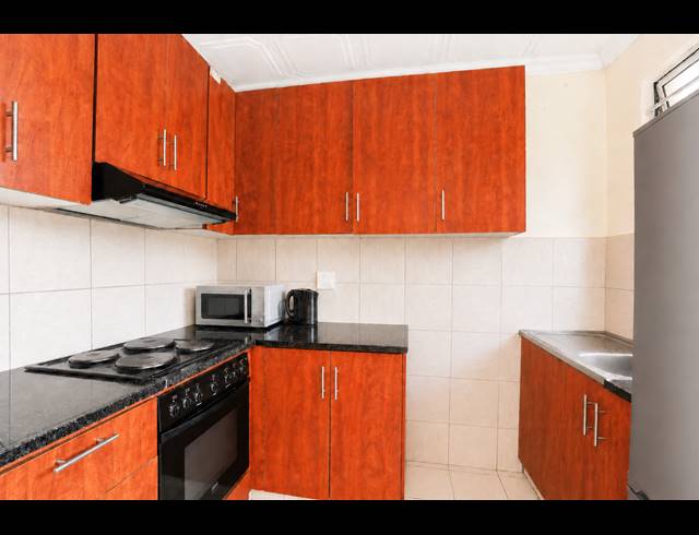 1.5 BEDROOM APARTMENT FOR SALE IN ESSENWOOD